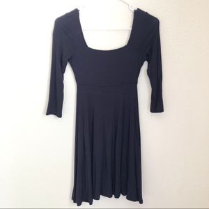 Women’s Navy 3/4 sleeve flowy skater dress xsmall